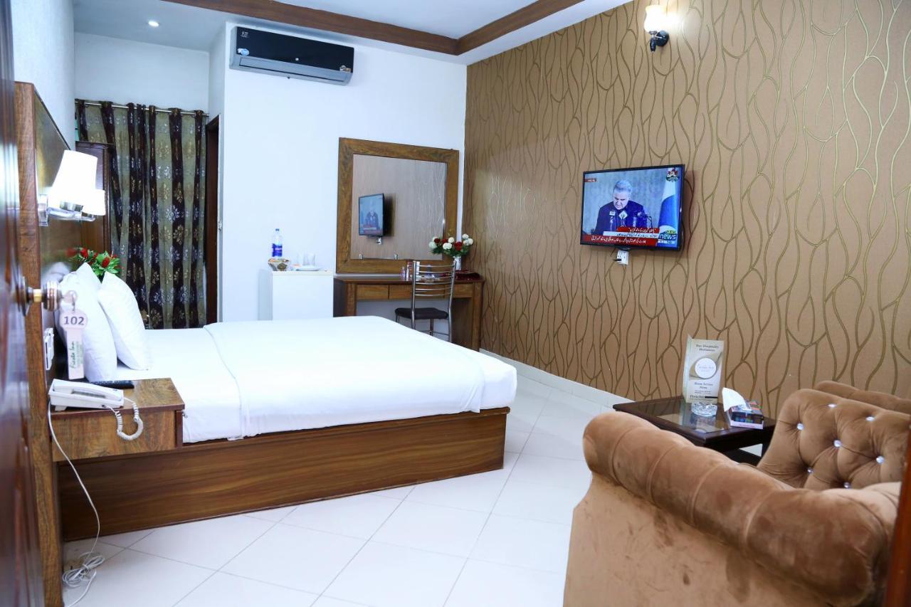 Fiesta Inn Hotel & Resorts 木尔坦 外观 照片