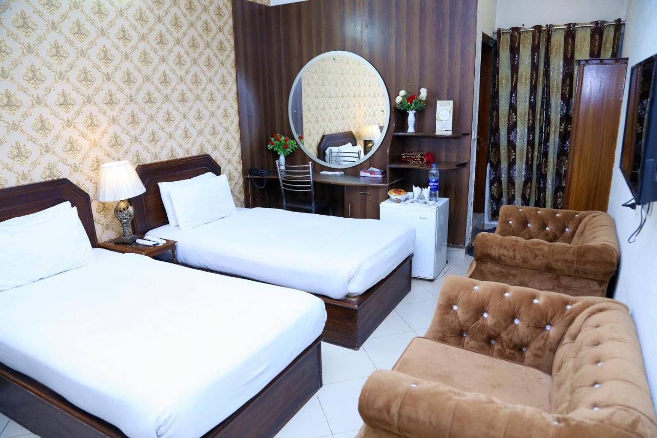 Fiesta Inn Hotel & Resorts 木尔坦 外观 照片