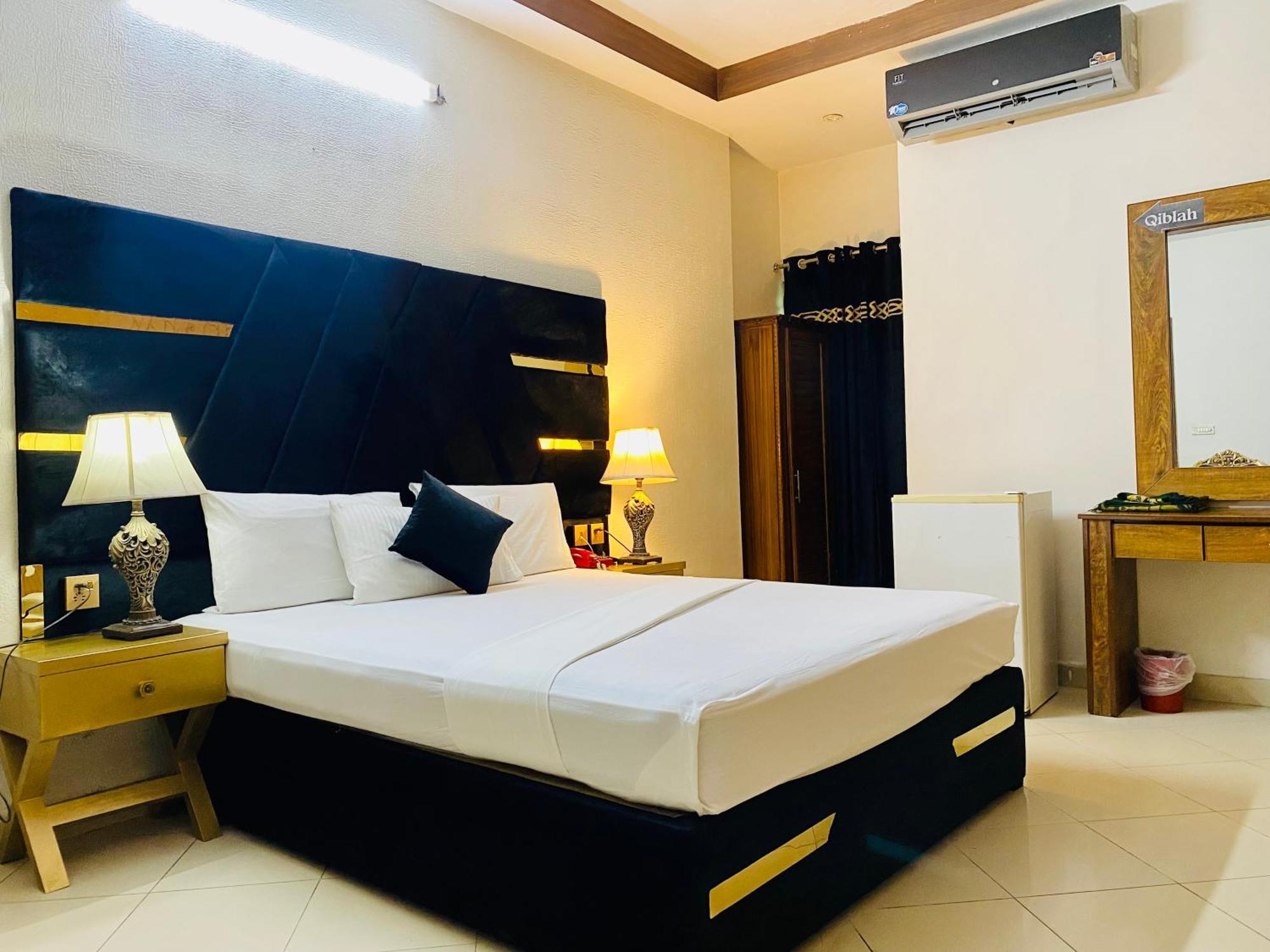 Fiesta Inn Hotel & Resorts 木尔坦 外观 照片