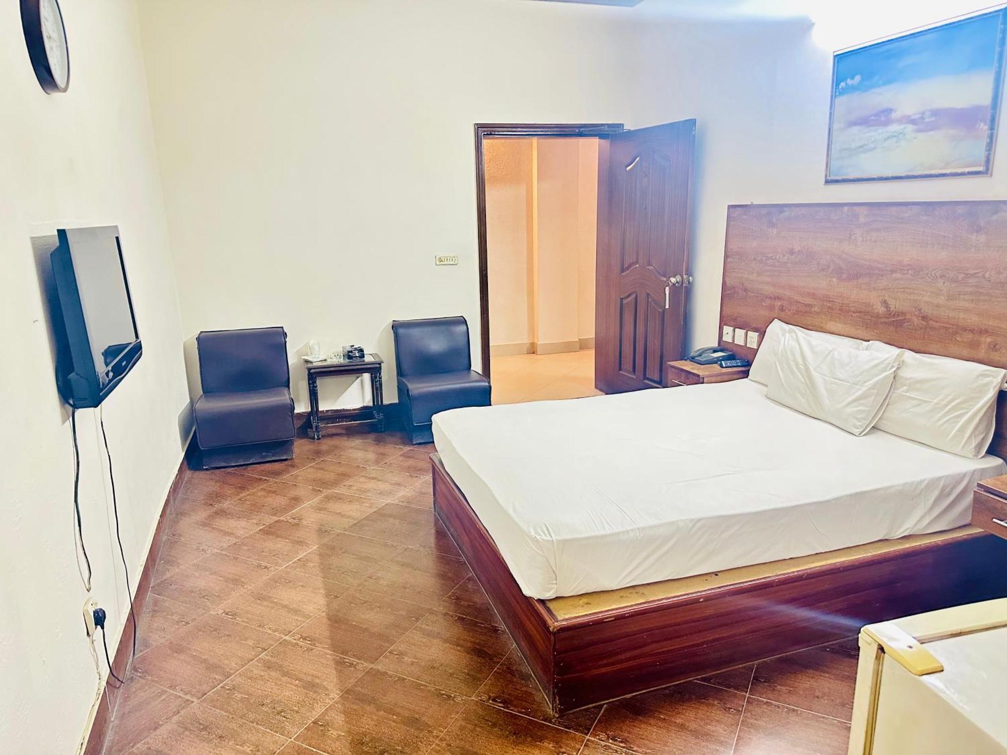 Fiesta Inn Hotel & Resorts 木尔坦 外观 照片