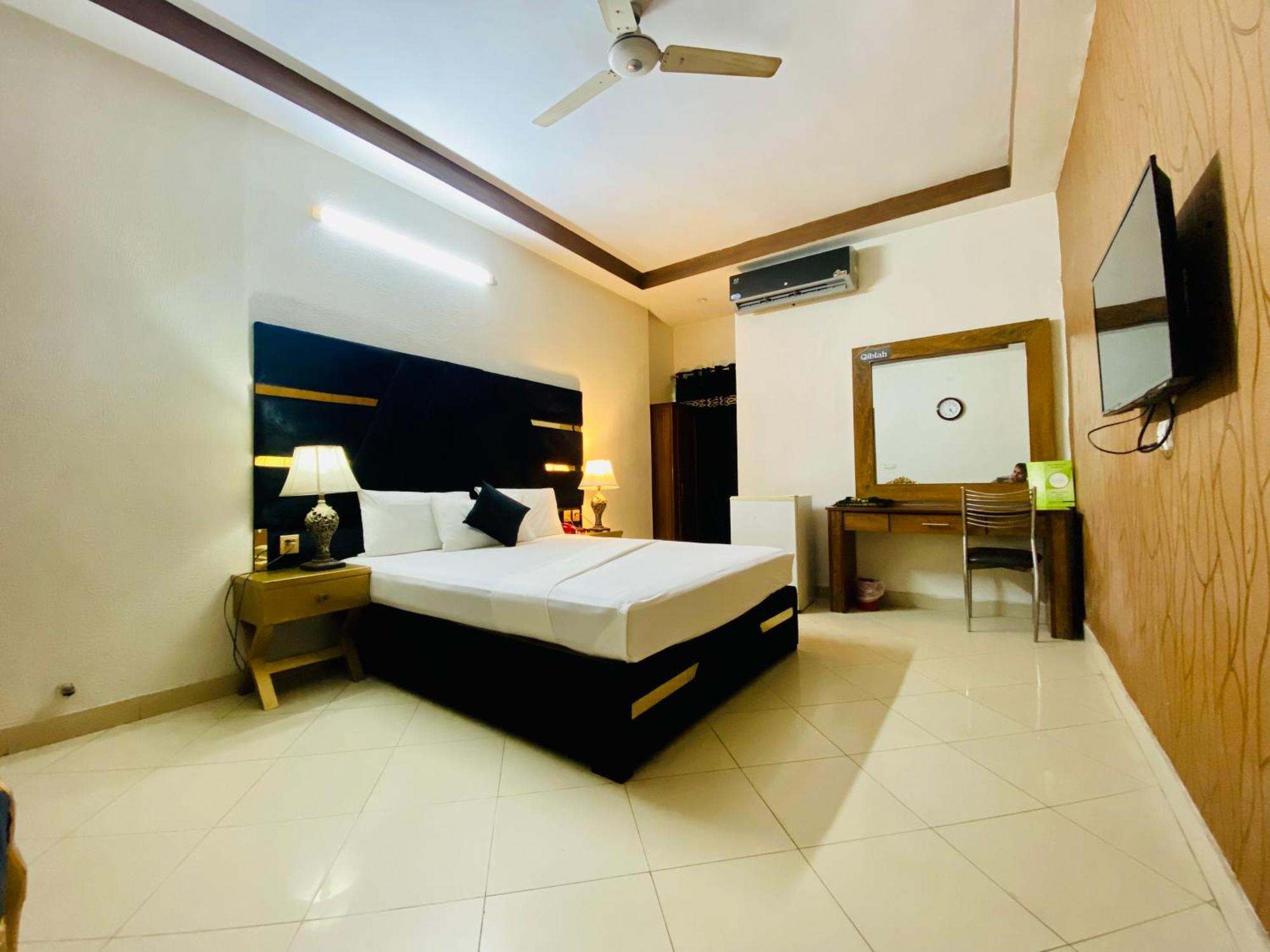 Fiesta Inn Hotel & Resorts 木尔坦 外观 照片