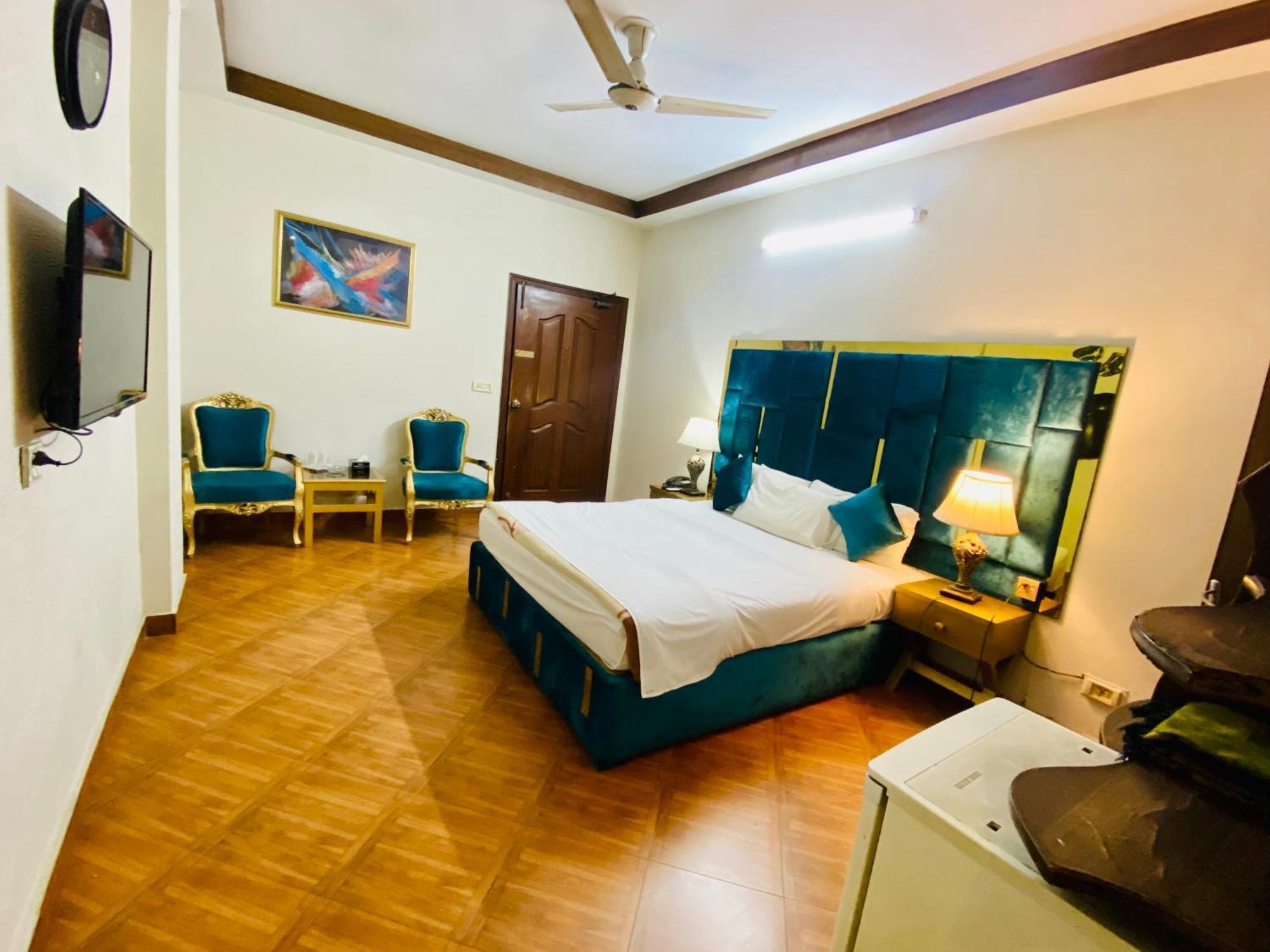 Fiesta Inn Hotel & Resorts 木尔坦 外观 照片