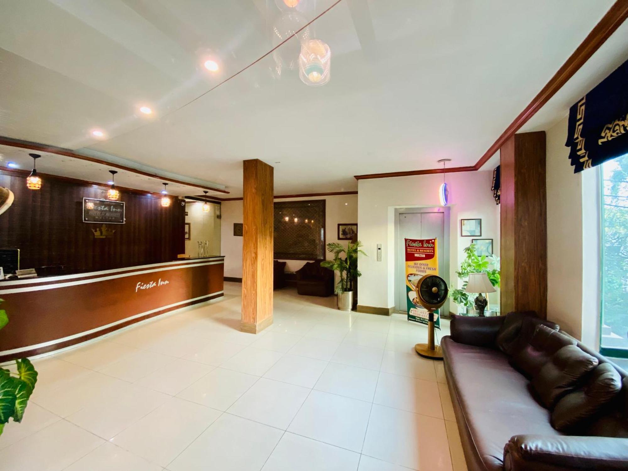 Fiesta Inn Hotel & Resorts 木尔坦 外观 照片