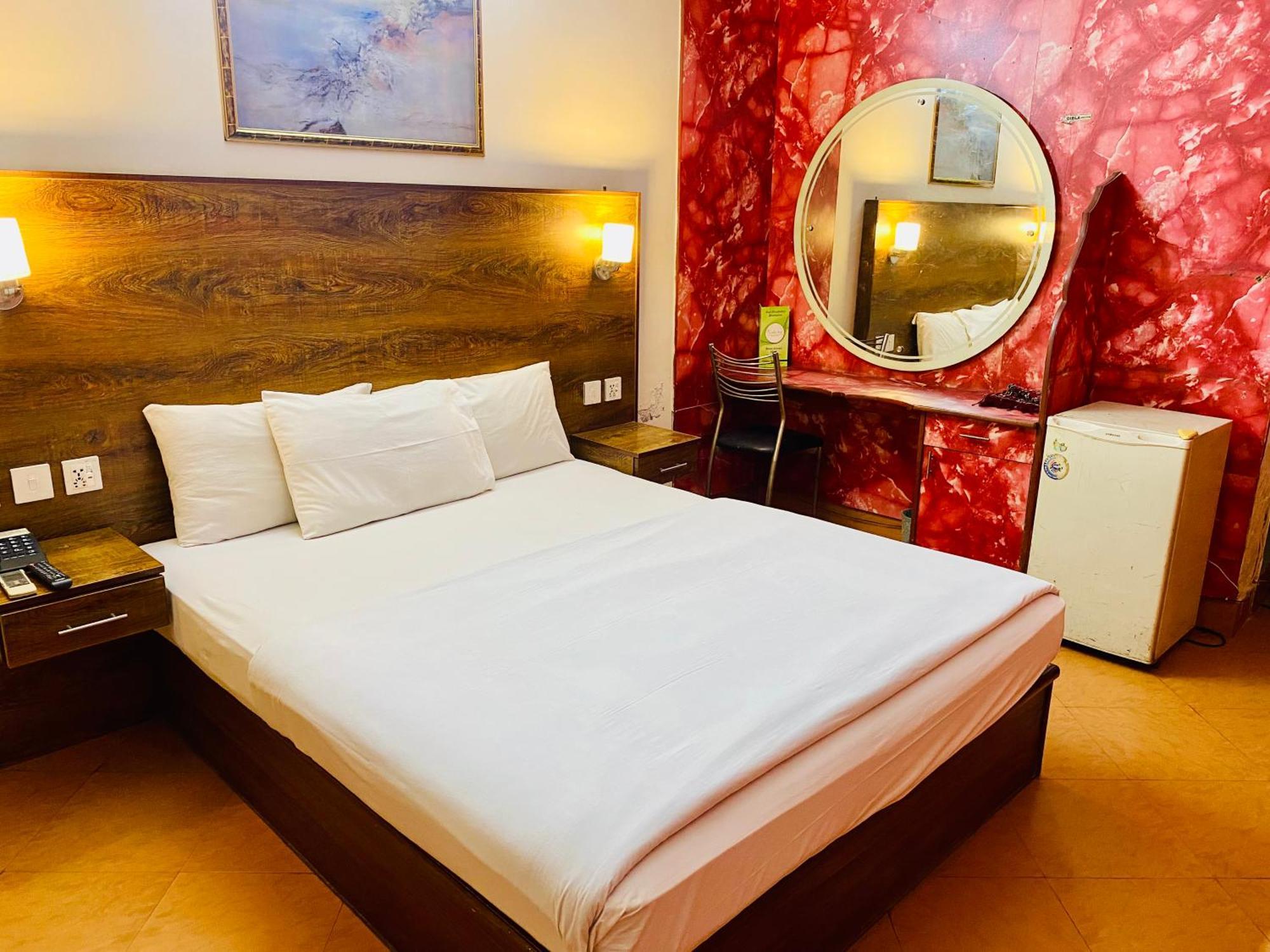 Fiesta Inn Hotel & Resorts 木尔坦 外观 照片