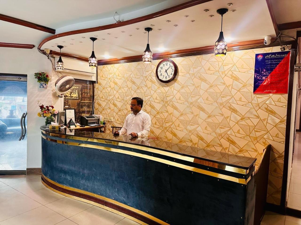Fiesta Inn Hotel & Resorts 木尔坦 外观 照片