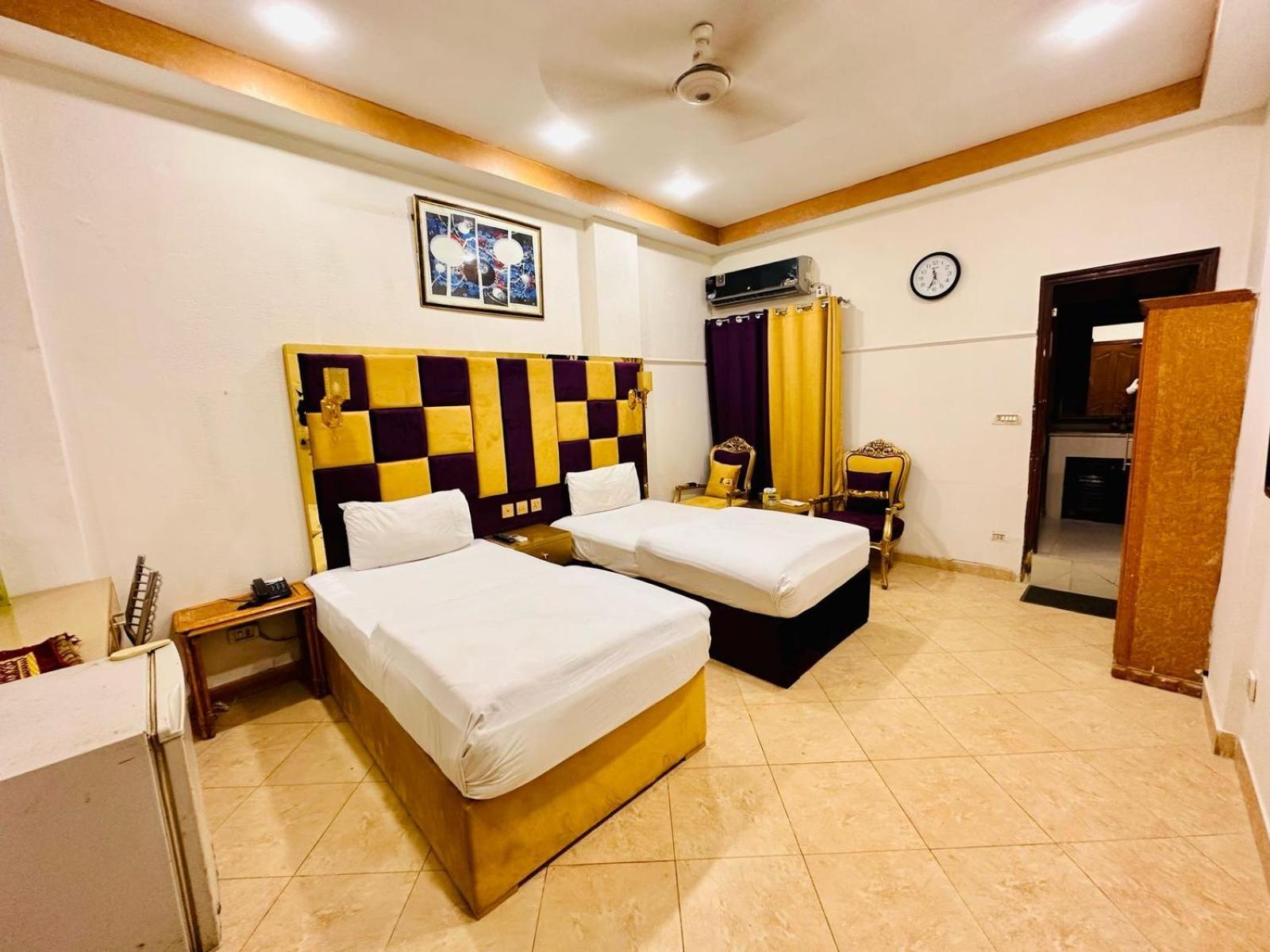 Fiesta Inn Hotel & Resorts 木尔坦 外观 照片