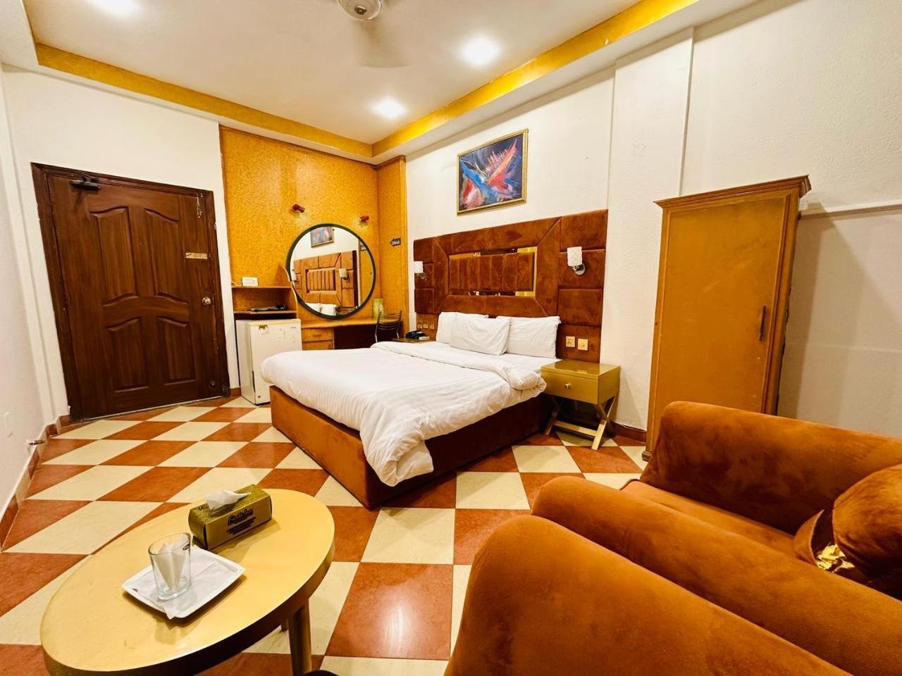 Fiesta Inn Hotel & Resorts 木尔坦 外观 照片