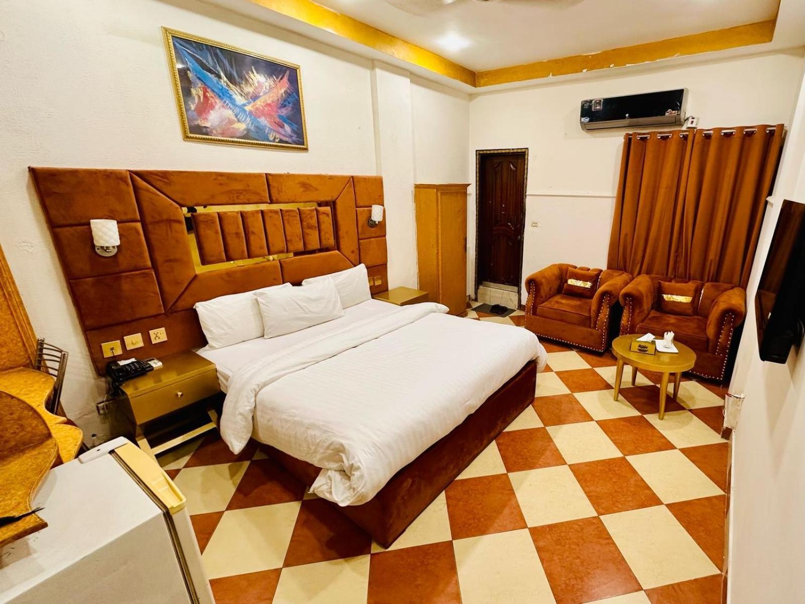 Fiesta Inn Hotel & Resorts 木尔坦 外观 照片